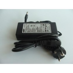 BB030 SAMSUNG 19V/4.22A/5,5*2,5